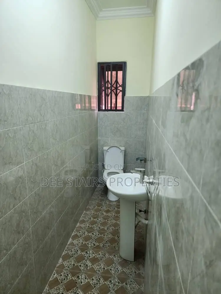 2bdrm Apartment in Behind Trade Fair for rent