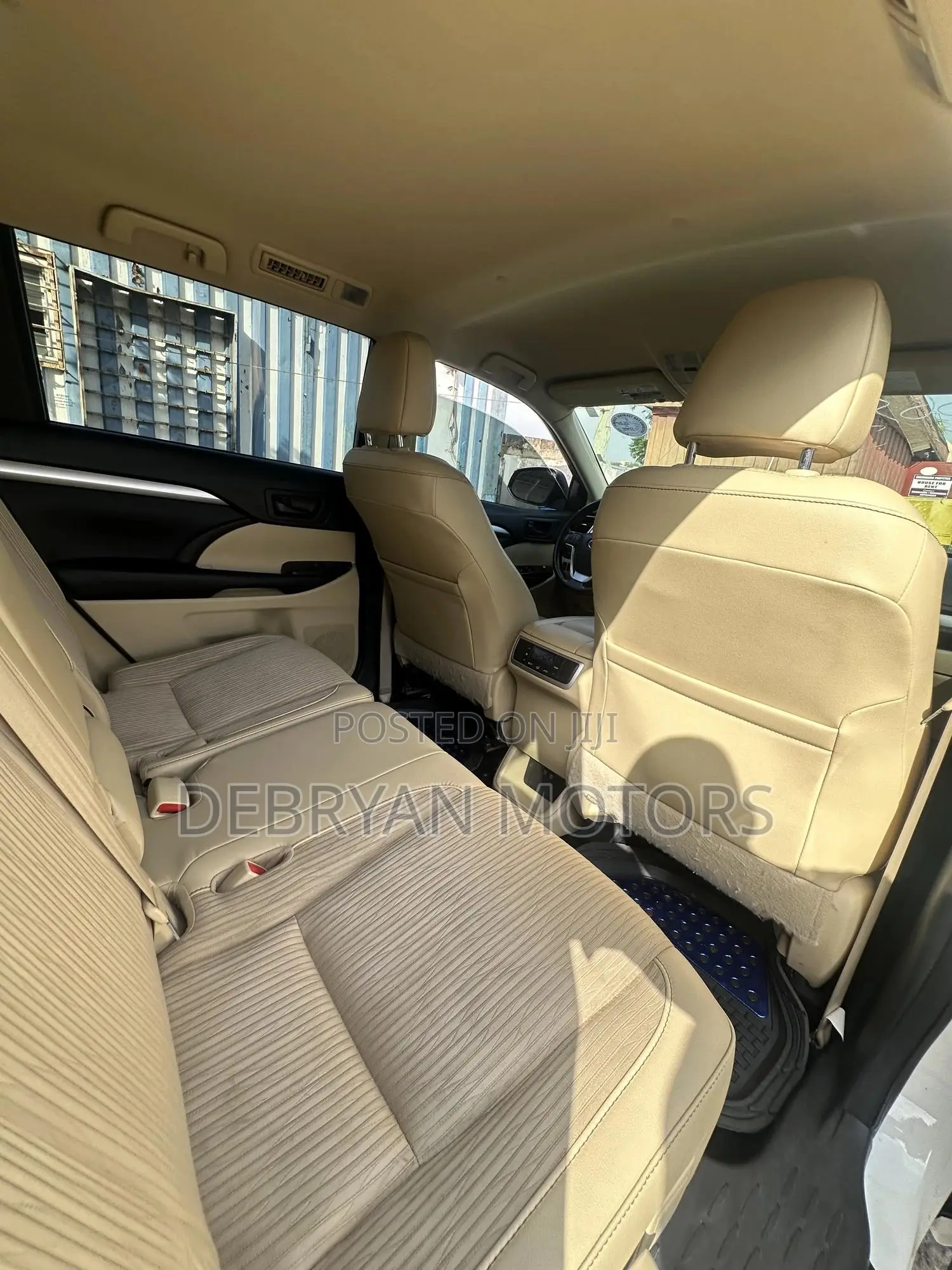 Toyota Highlander LE Plus 4x4 V6 (3.5L 6cyl 8A) 2017 White