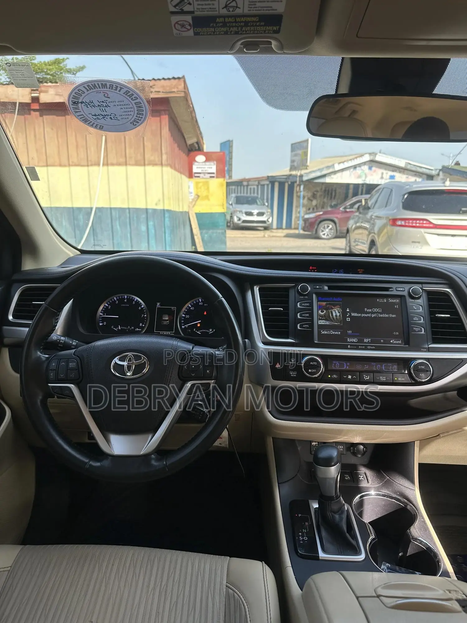 Toyota Highlander LE Plus 4x4 V6 (3.5L 6cyl 8A) 2017 White