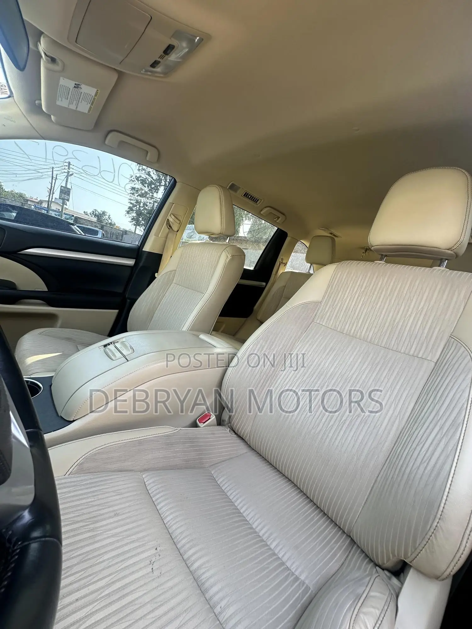 Toyota Highlander LE Plus 4x4 V6 (3.5L 6cyl 8A) 2017 White