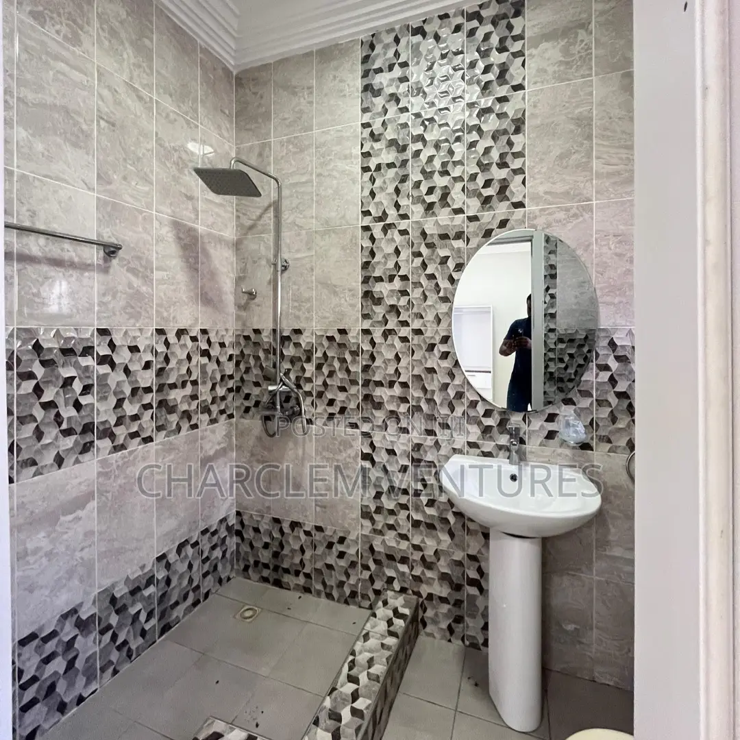 5bdrm House in Charclem Ventures, East Legon for rent