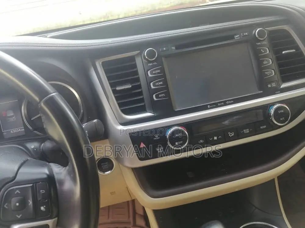Toyota Highlander XLE 2019 Burgundy