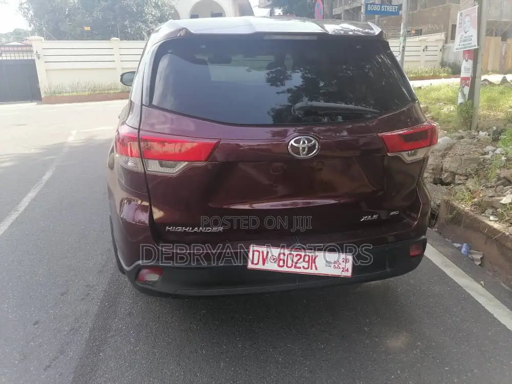 Toyota Highlander XLE 2019 Burgundy