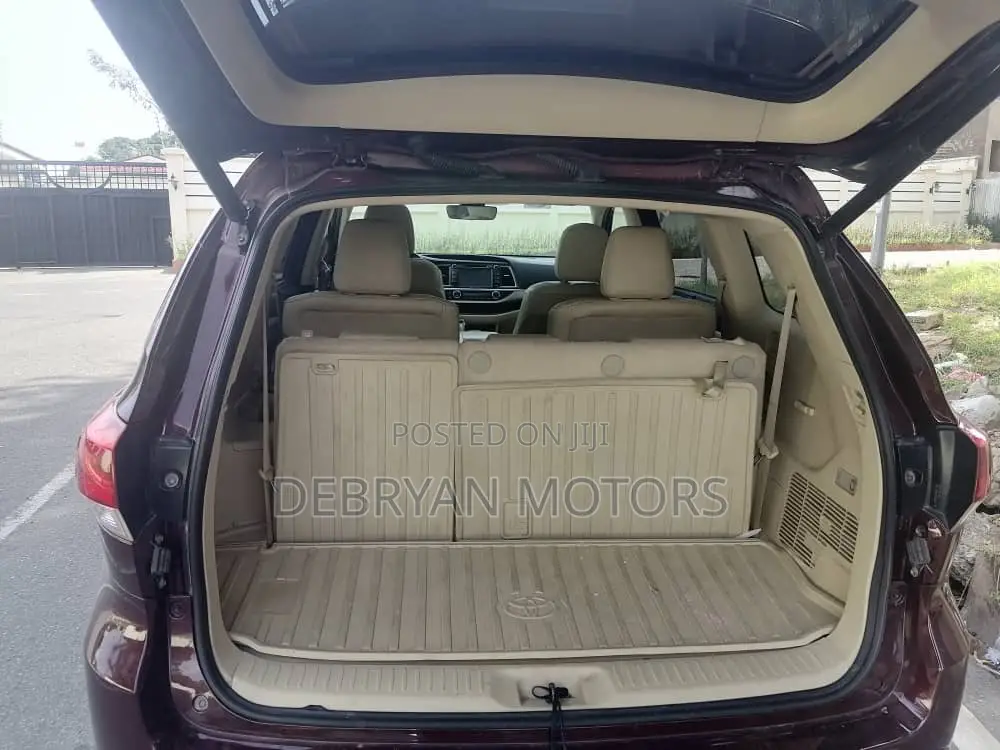Toyota Highlander XLE 2019 Burgundy