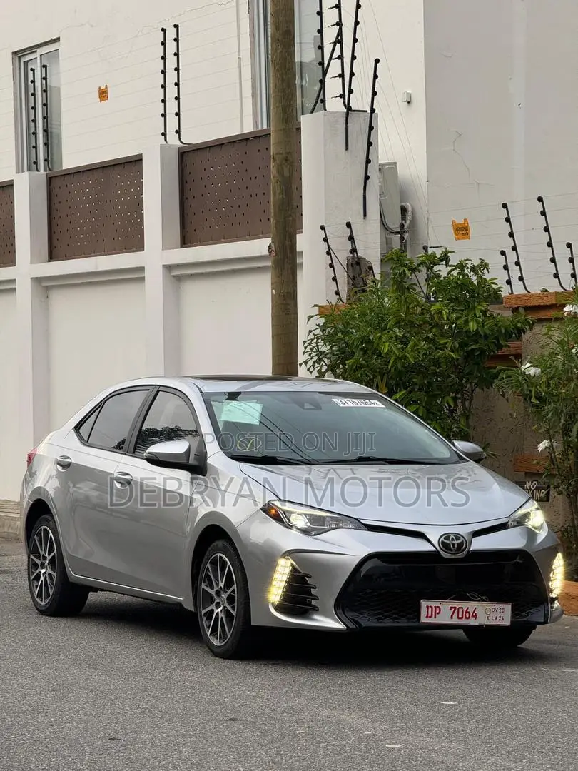 Toyota Corolla SE Special Edition 4dr Sedan (1.8L 4cyl CVT) 2017 Silver