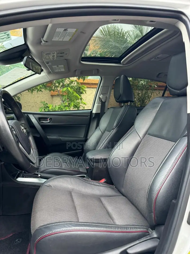 Toyota Corolla SE Special Edition 4dr Sedan (1.8L 4cyl CVT) 2017 Silver