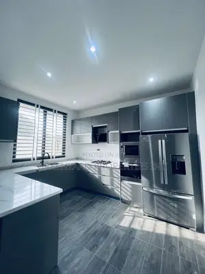 5bdrm House in Ashaley Botwe for sale