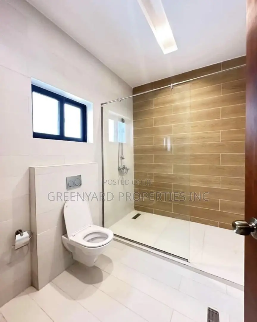 5bdrm Duplex in Special, Oyarifa for sale
