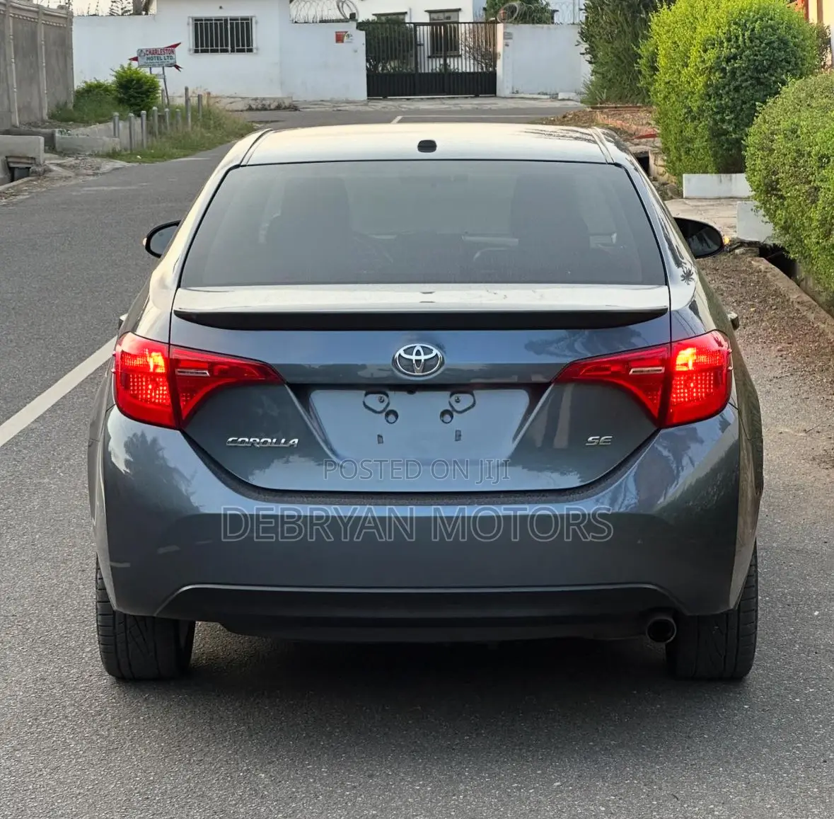 Toyota Corolla SE 4dr Sedan (1.8L 4cyl CVT) 2017 Gray