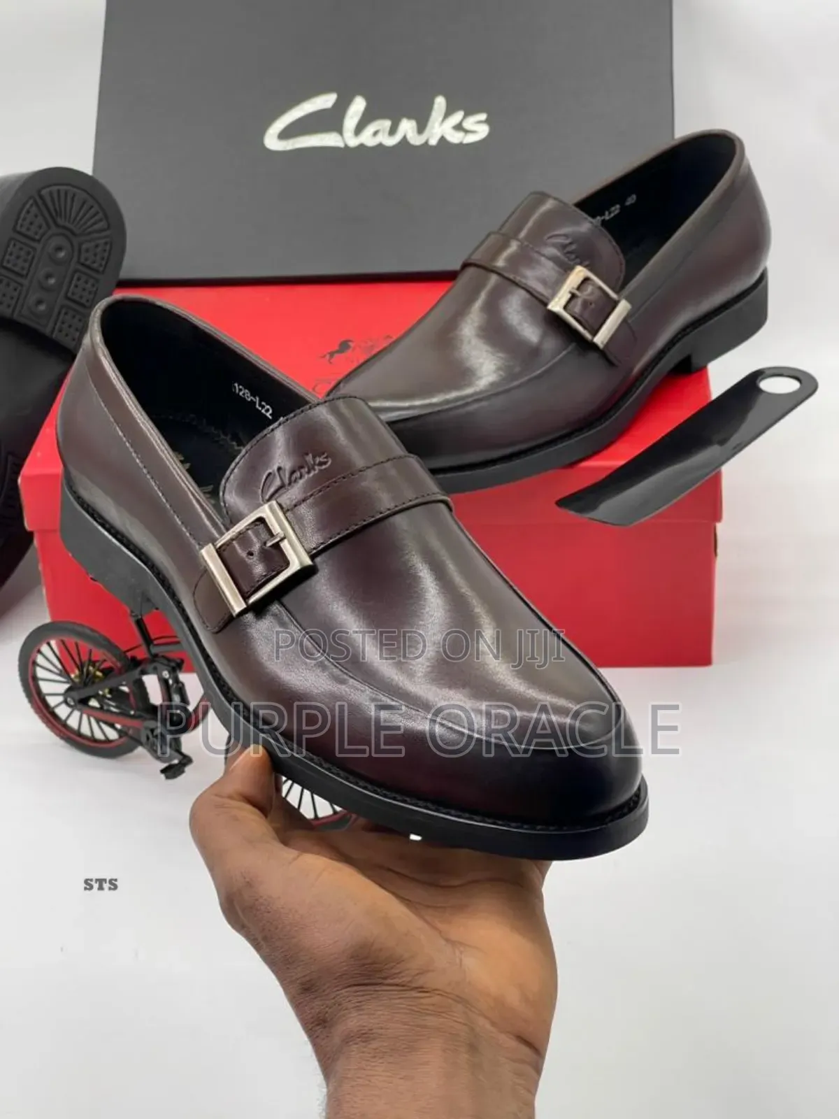 Men’S Formal Clarks Derby Shoes With Classic Detailing