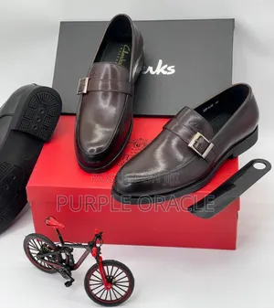 Men’S Formal Clarks Derby Shoes With Classic Detailing