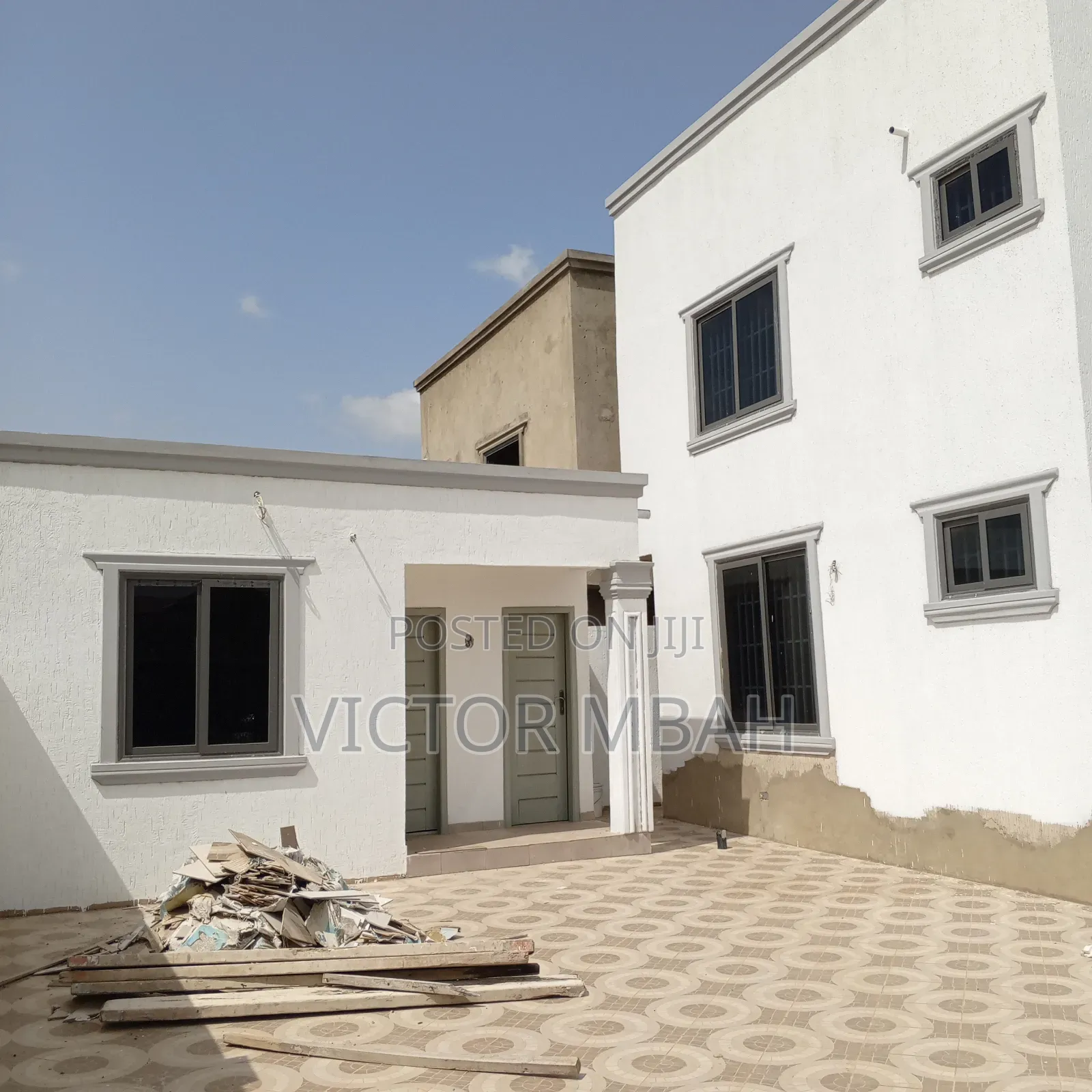 4bdrm Duplex in Community 25 Tema, Accra Metropolitan for sale