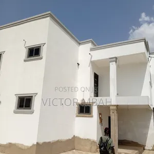 4bdrm Duplex in Community 25 Tema, Accra Metropolitan for sale
