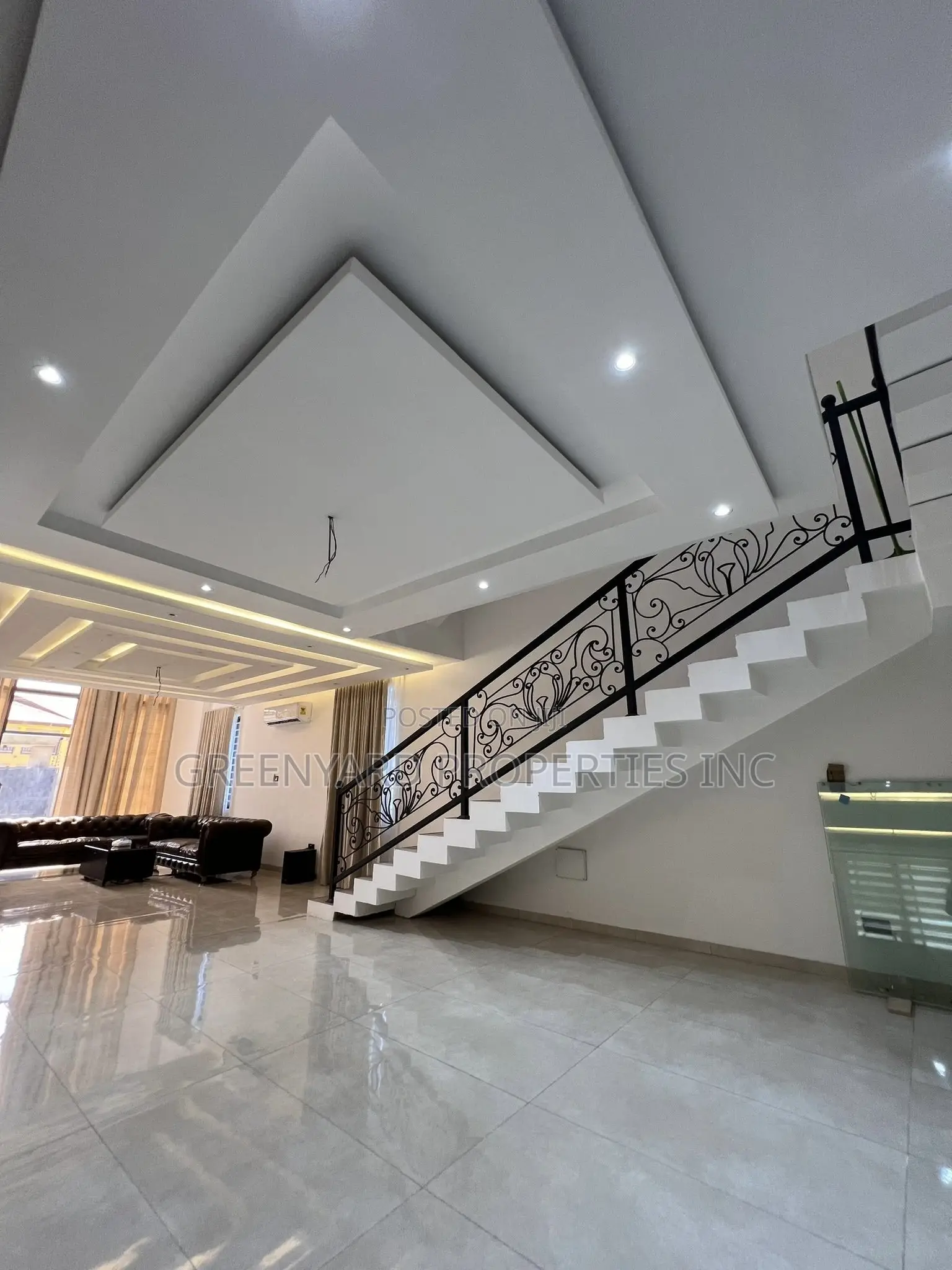 5bdrm Mansion in Ashaley Botwe for sale