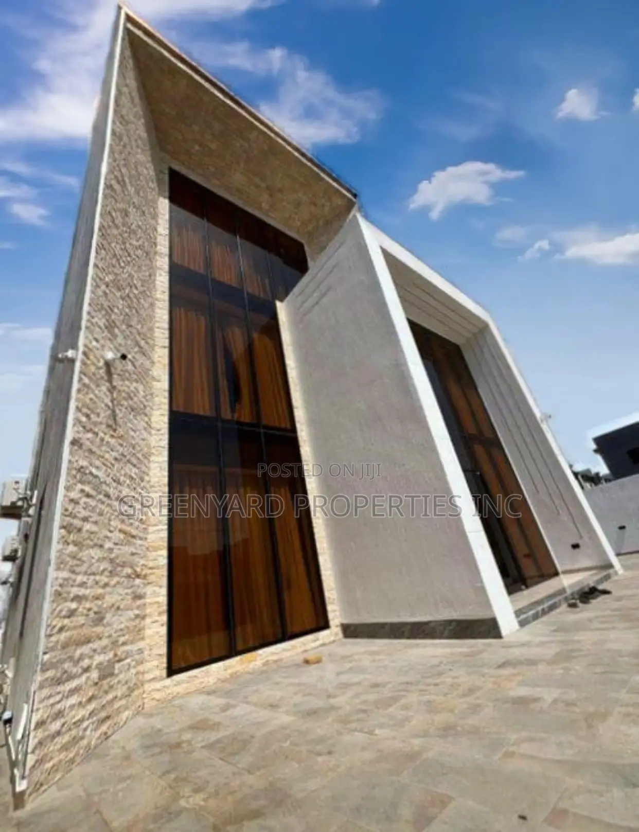 5bdrm Mansion in Ashaley Botwe for sale