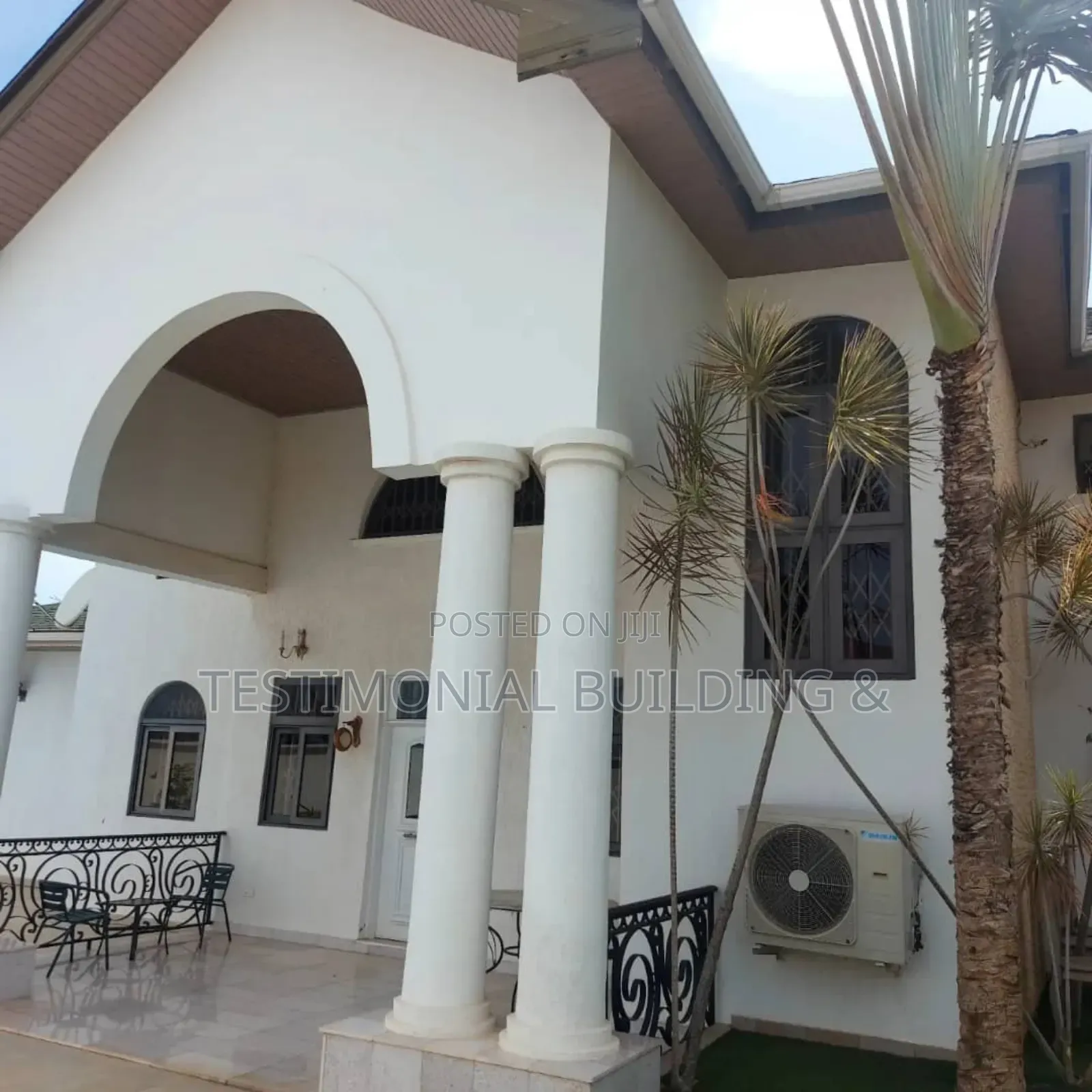 5bdrm House in Testimonial Building, Adjiriganor for sale
