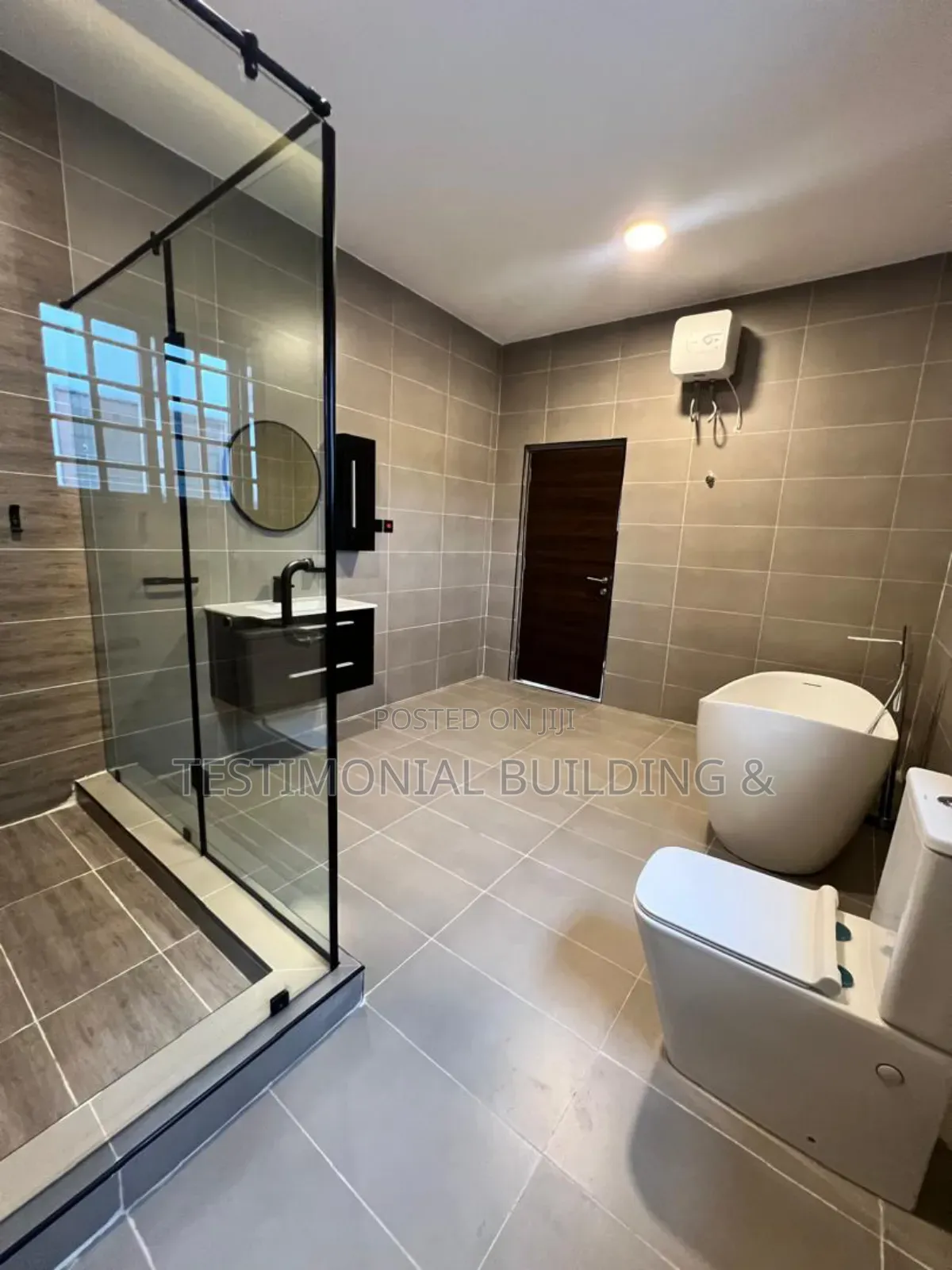 4bdrm House in Testimonial Building, Adenta for sale
