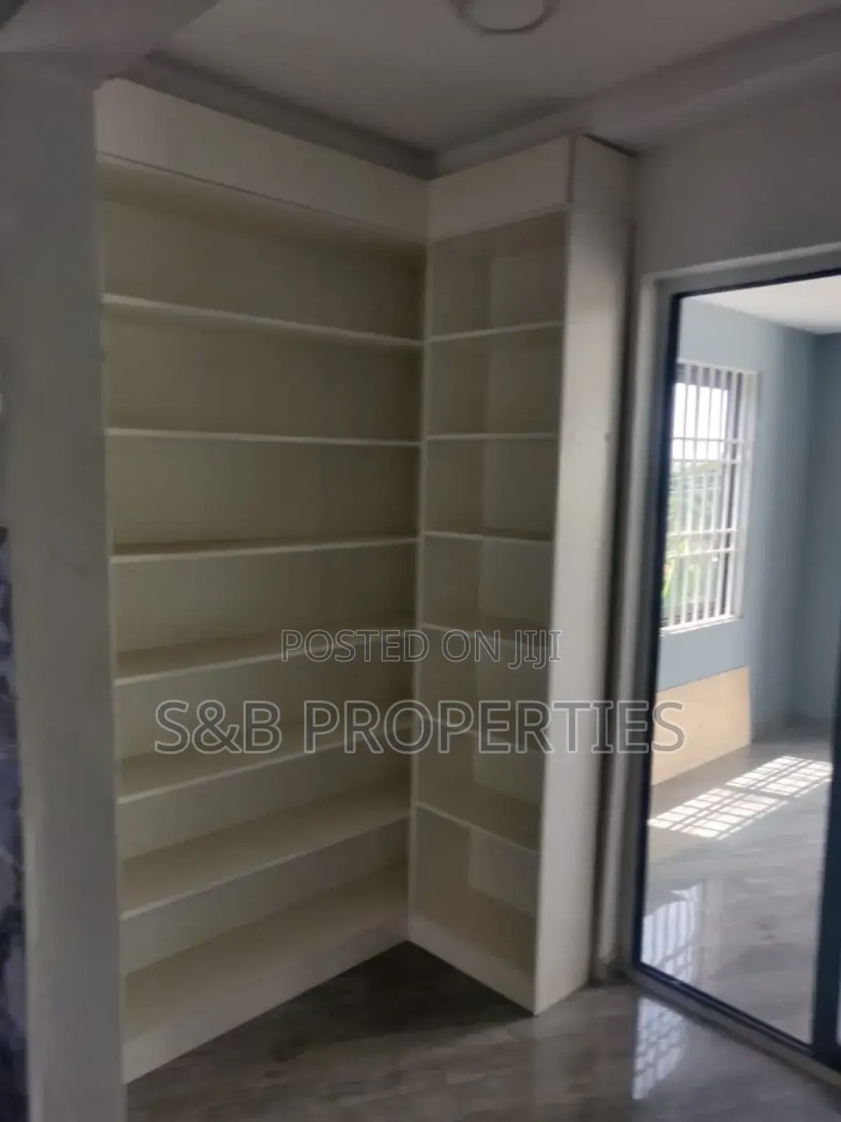 5bdrm House in Ashomang Estate for sale
