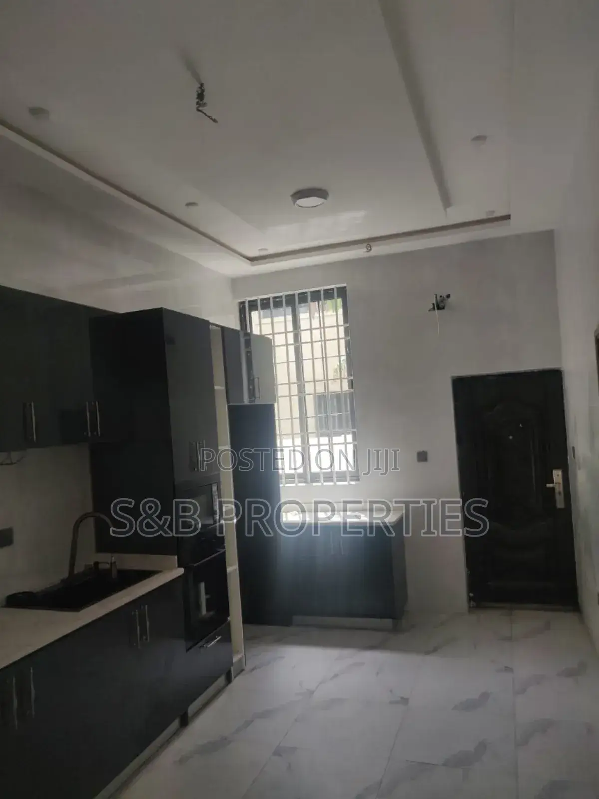 5bdrm House in Ashomang Estate for sale