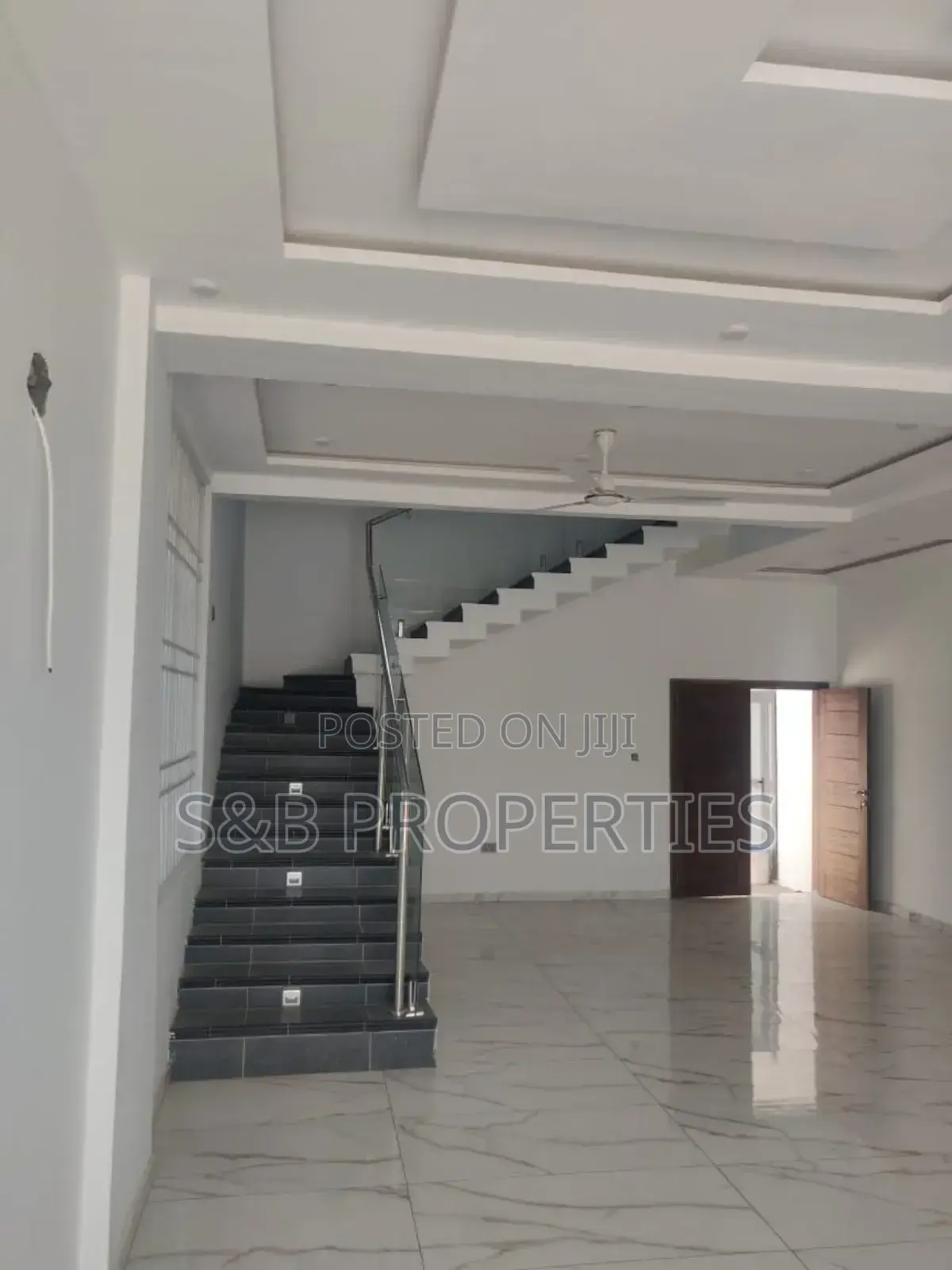 5bdrm House in Ashomang Estate for sale