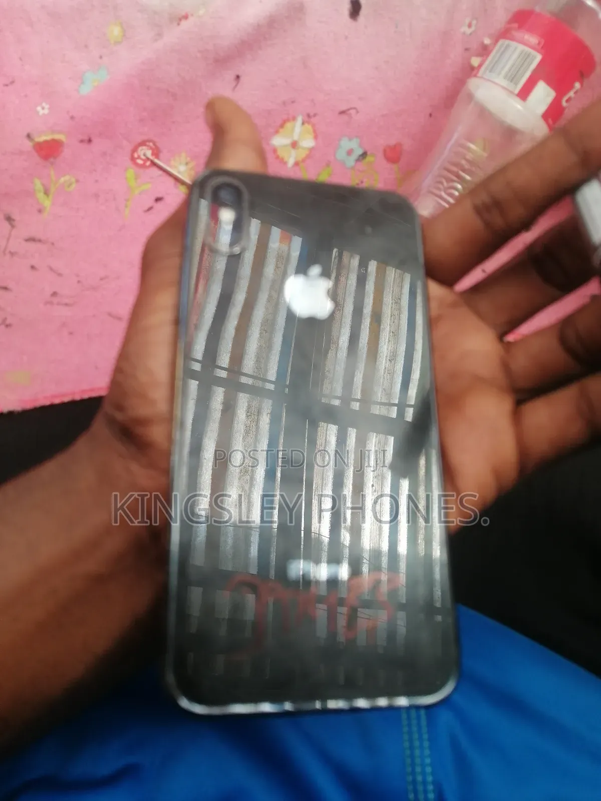 iPhones and Androids Specialists.