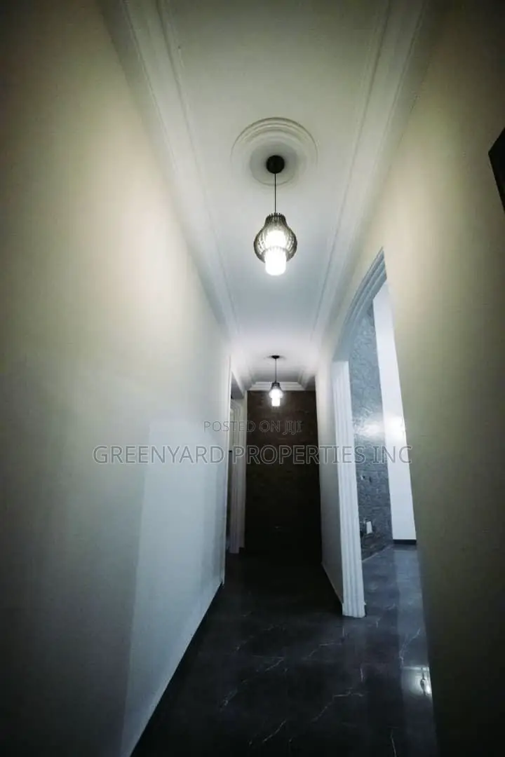 5bdrm House in Ayi Mensah, Oyarifa for sale