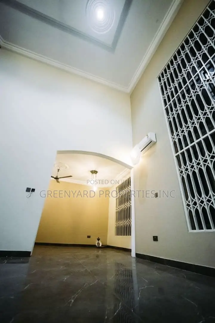 5bdrm House in Ayi Mensah, Oyarifa for sale