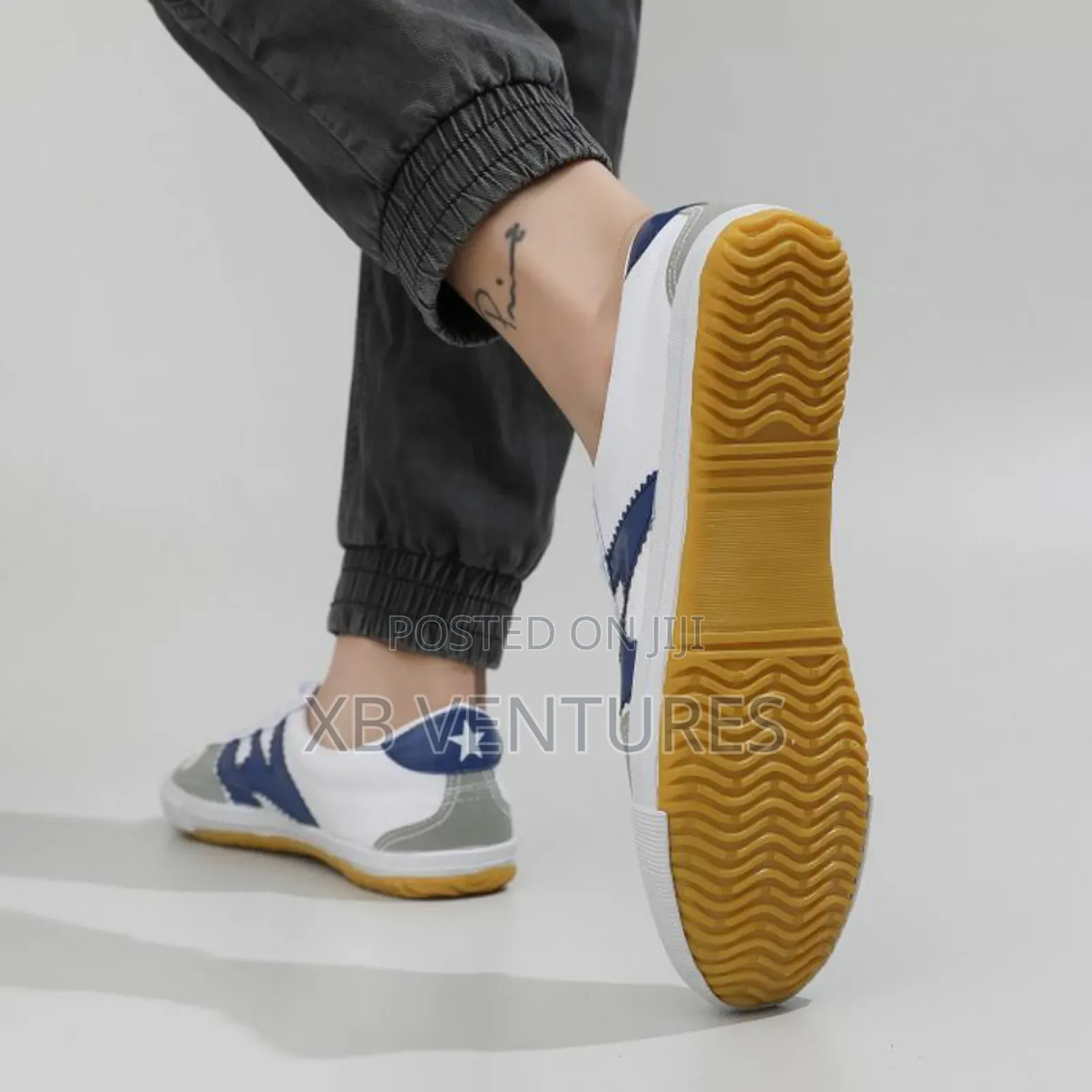 All New Trendy Canvas Shoes