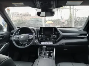 Toyota Highlander XSE 2021 Silver