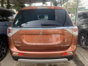 Photo - Mitsubishi Outlander 2014 Brown
