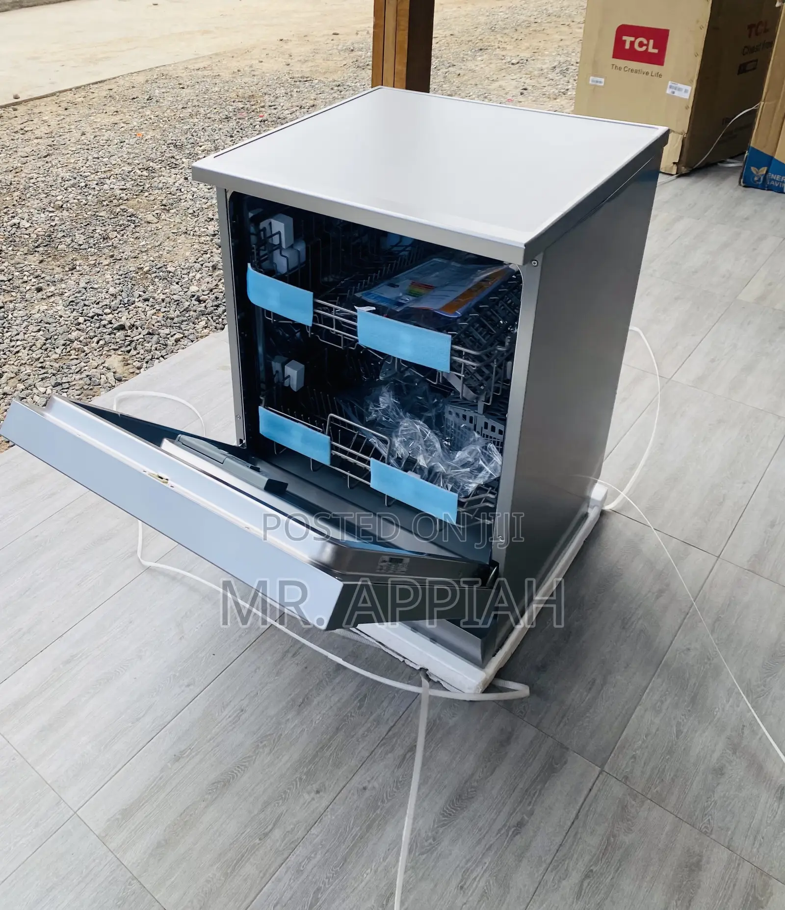 Fantastic Midea Freestanding 12 Plate Dishwasher(Silver).
