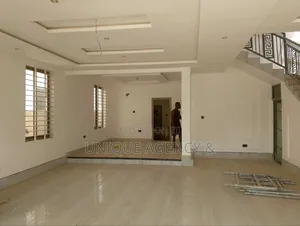 4bdrm Duplex in East Legon for sale