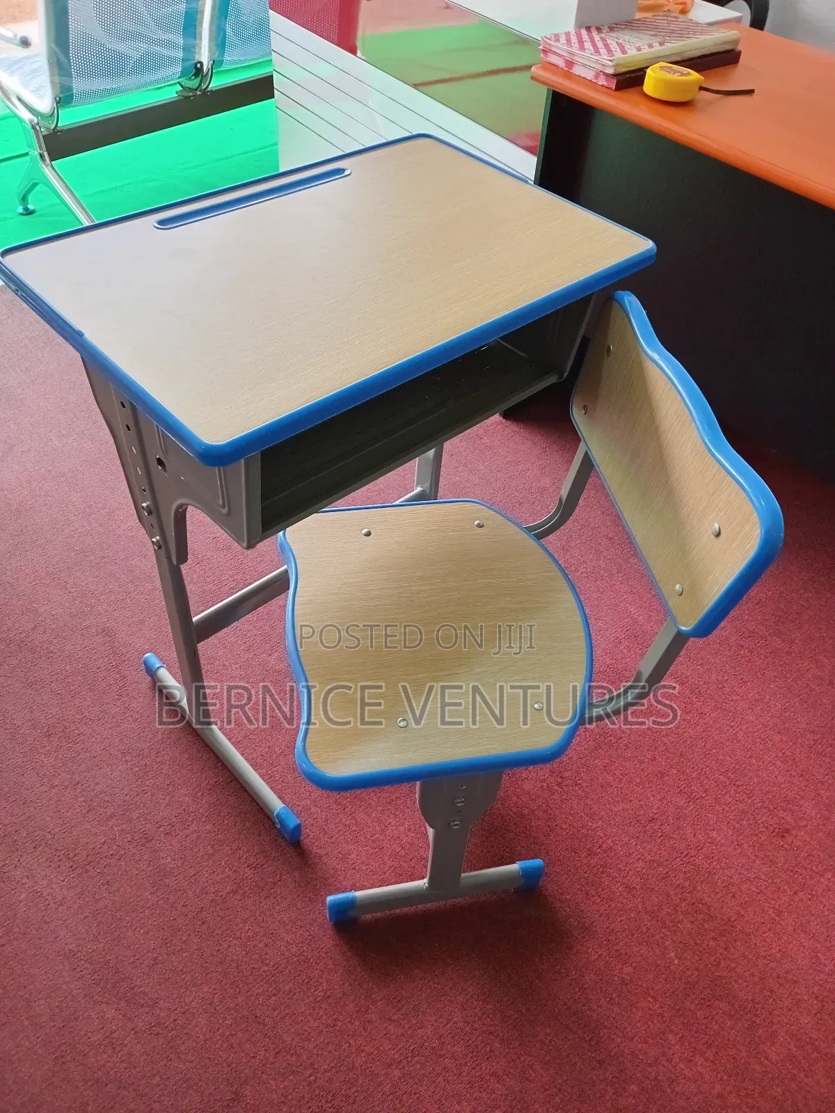 Compact Desk