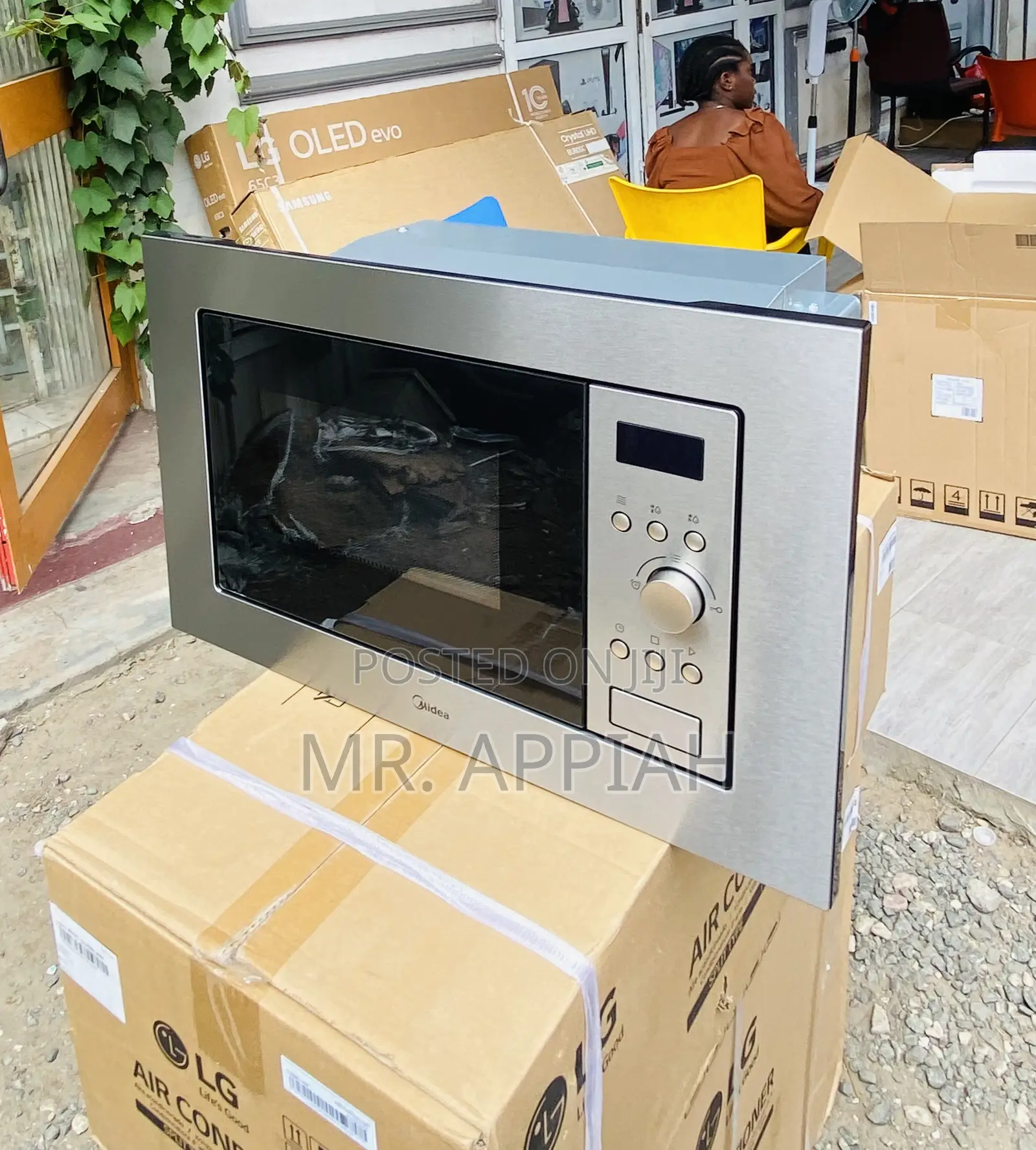 Solo LG Am717bs7 Built-in Electric Microwave(17ltr)Silver