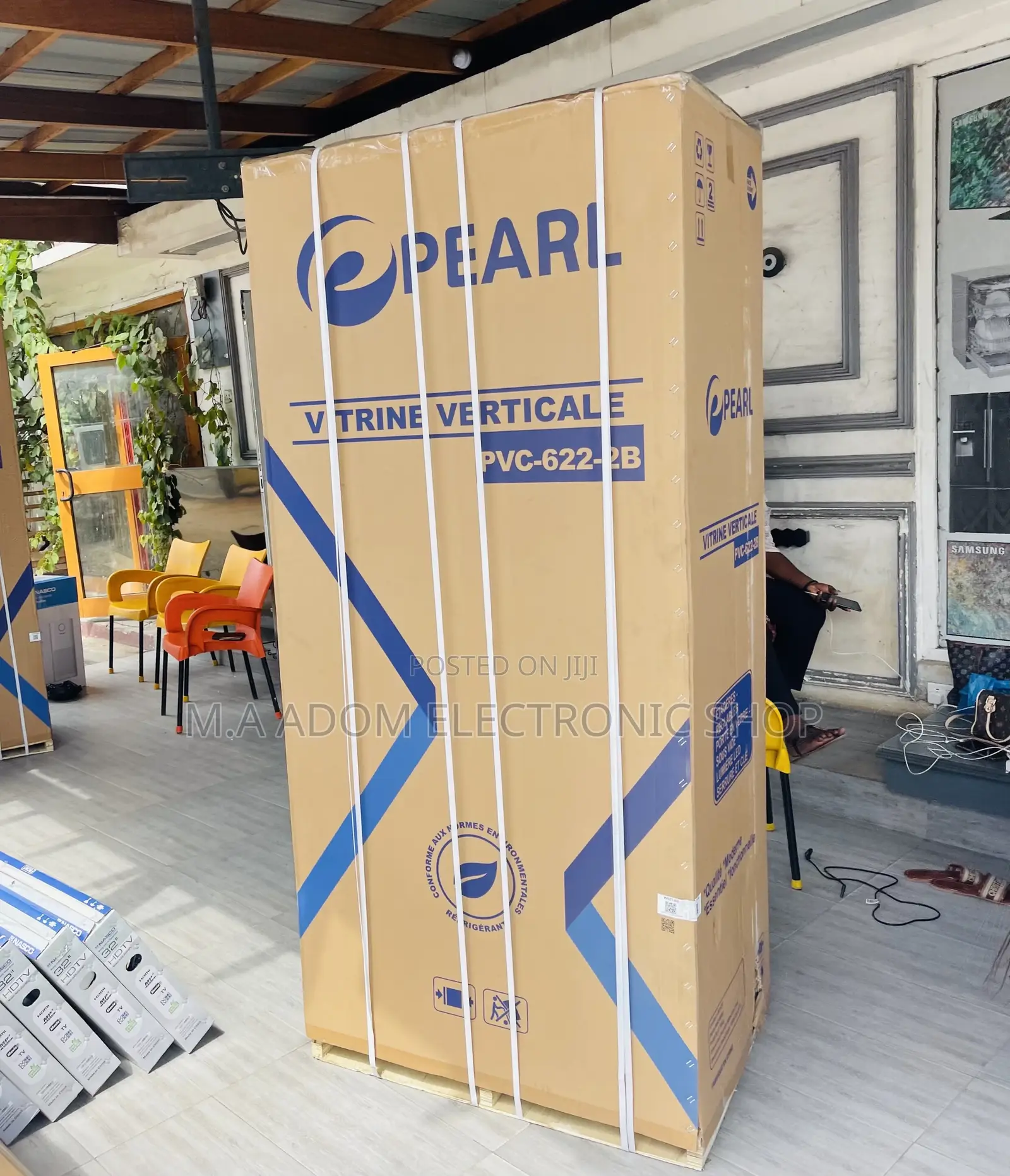 Original Pearl PVC-622 Double Door Display Fridge.