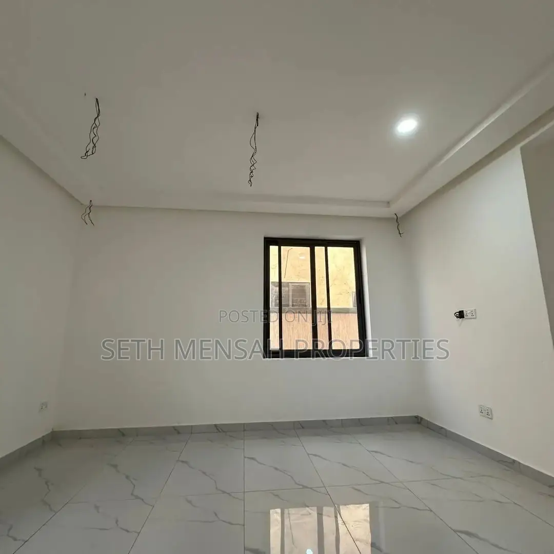 4bdrm House in Skm, Ashaley Botwe for sale