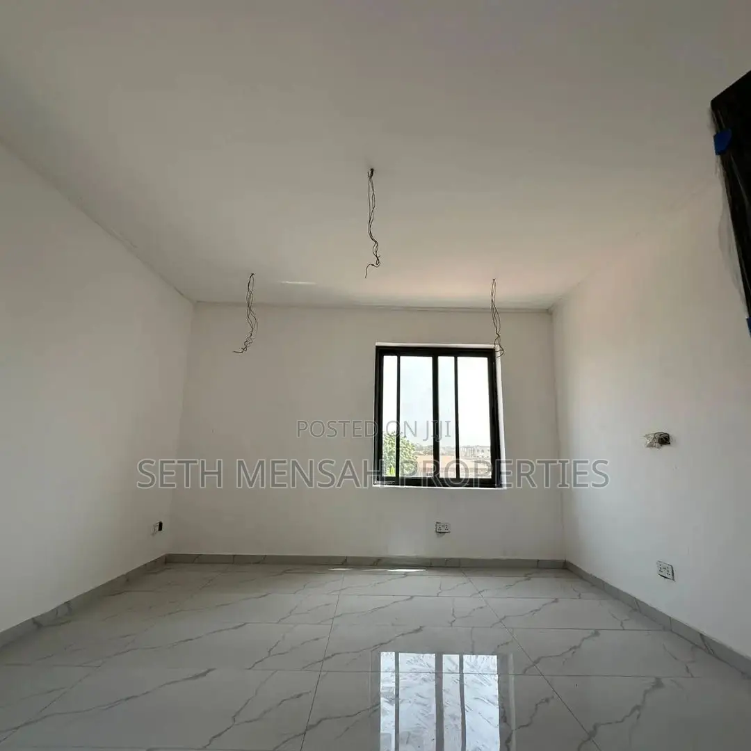 4bdrm House in Skm, Ashaley Botwe for sale