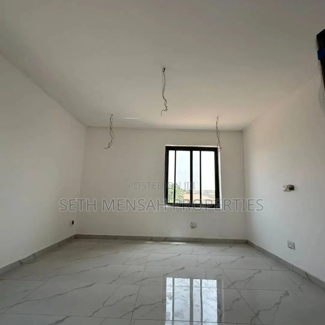 4bdrm House in Skm, Ashaley Botwe for sale