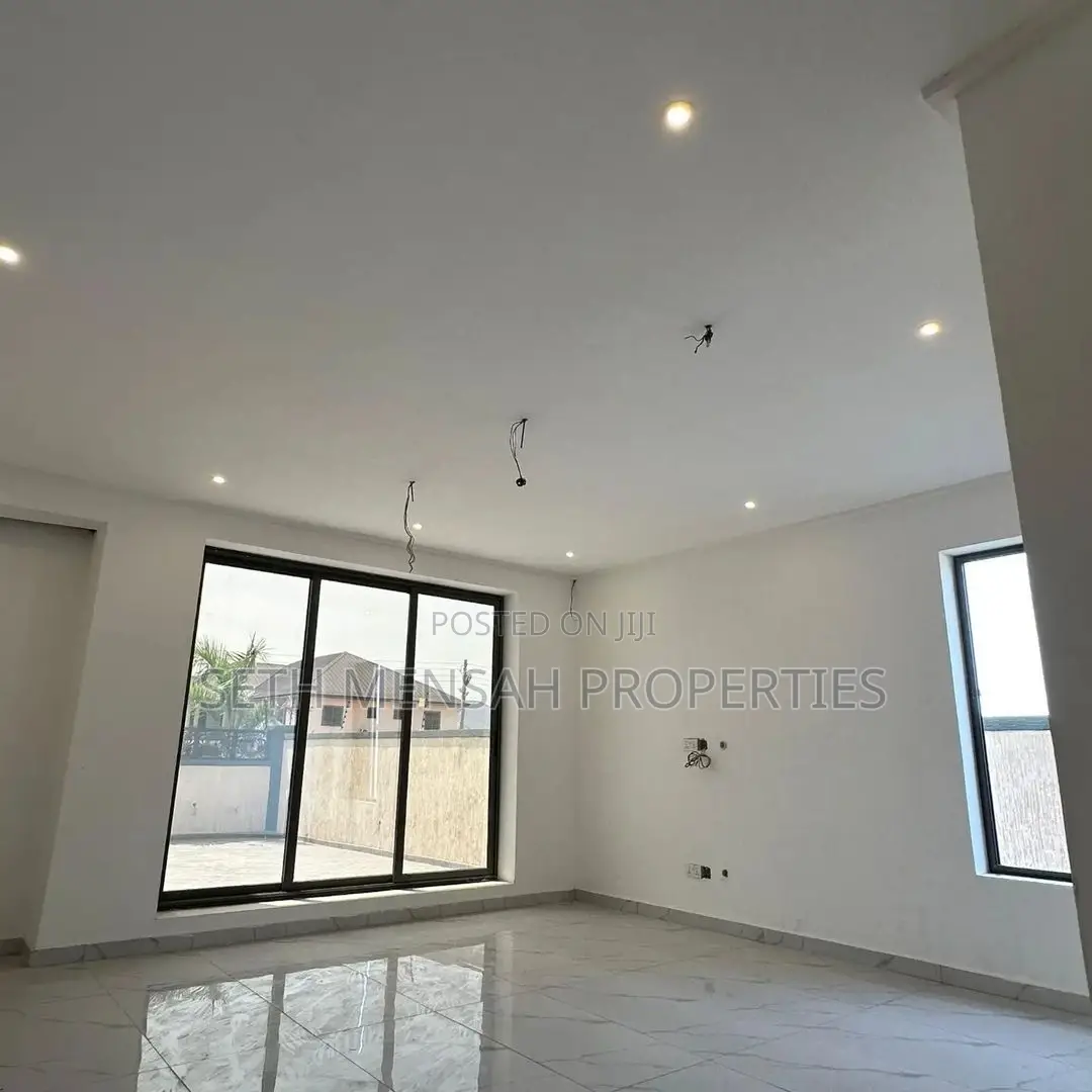 4bdrm House in Skm, Ashaley Botwe for sale