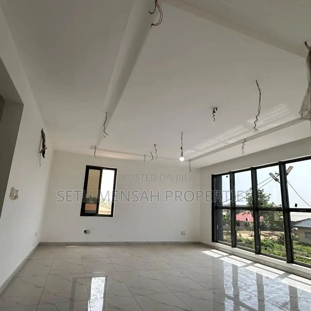 4bdrm House in Skm, Ashaley Botwe for sale