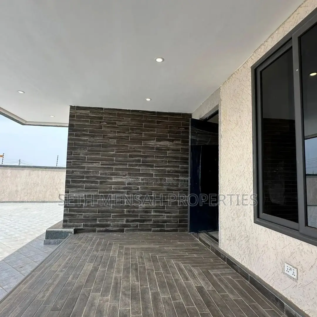 4bdrm House in Skm, Ashaley Botwe for sale