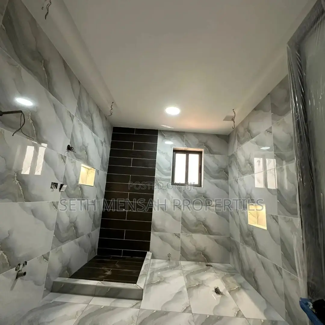 4bdrm House in Skm, Ashaley Botwe for sale