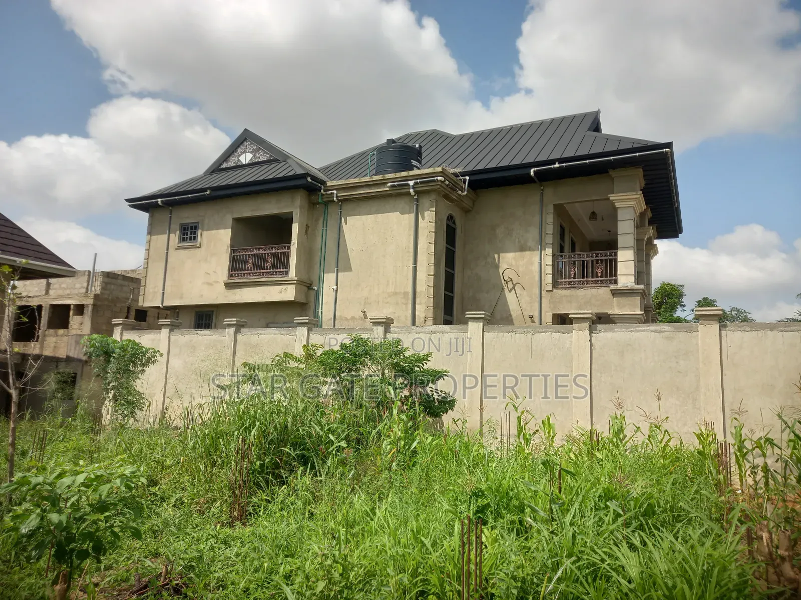 6bdrm House in Saaman, Near Kenyasi, Kumasi Metropolitan for sale