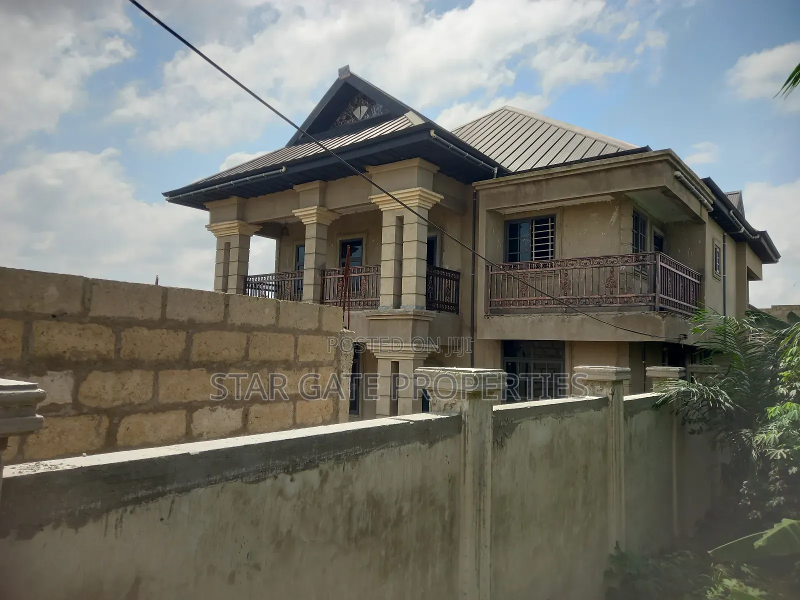 6bdrm House in Saaman, Near Kenyasi, Kumasi Metropolitan for sale