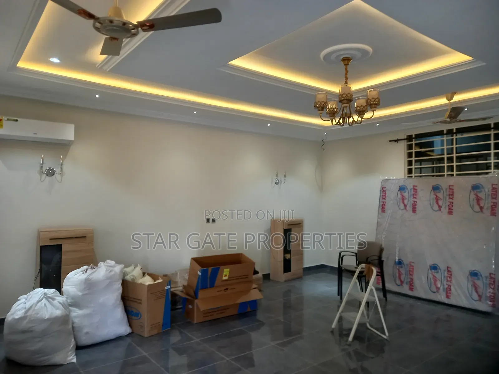 6bdrm House in Saaman, Near Kenyasi, Kumasi Metropolitan for sale