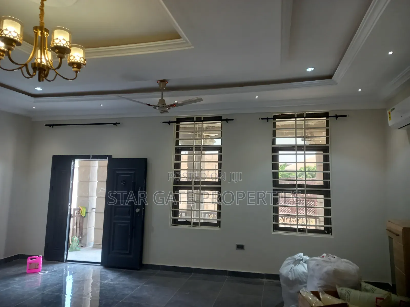 6bdrm House in Saaman, Near Kenyasi, Kumasi Metropolitan for sale