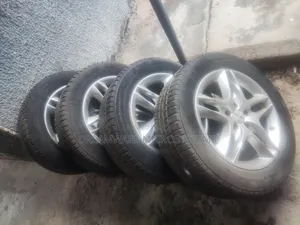 Ford 17" Alloy Rims Set With 235/55r17 Tyres
