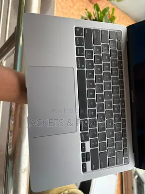 New Laptop Apple MacBook Air 2020 M1 8GB Apple M1 SSD 256GB