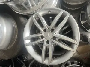 Mercedes Benz Rim