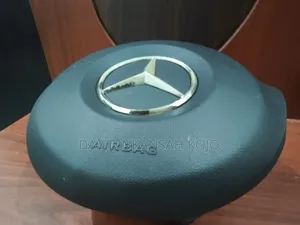 Mercedes Benz C300 Driver Steering
Wheel Airbag